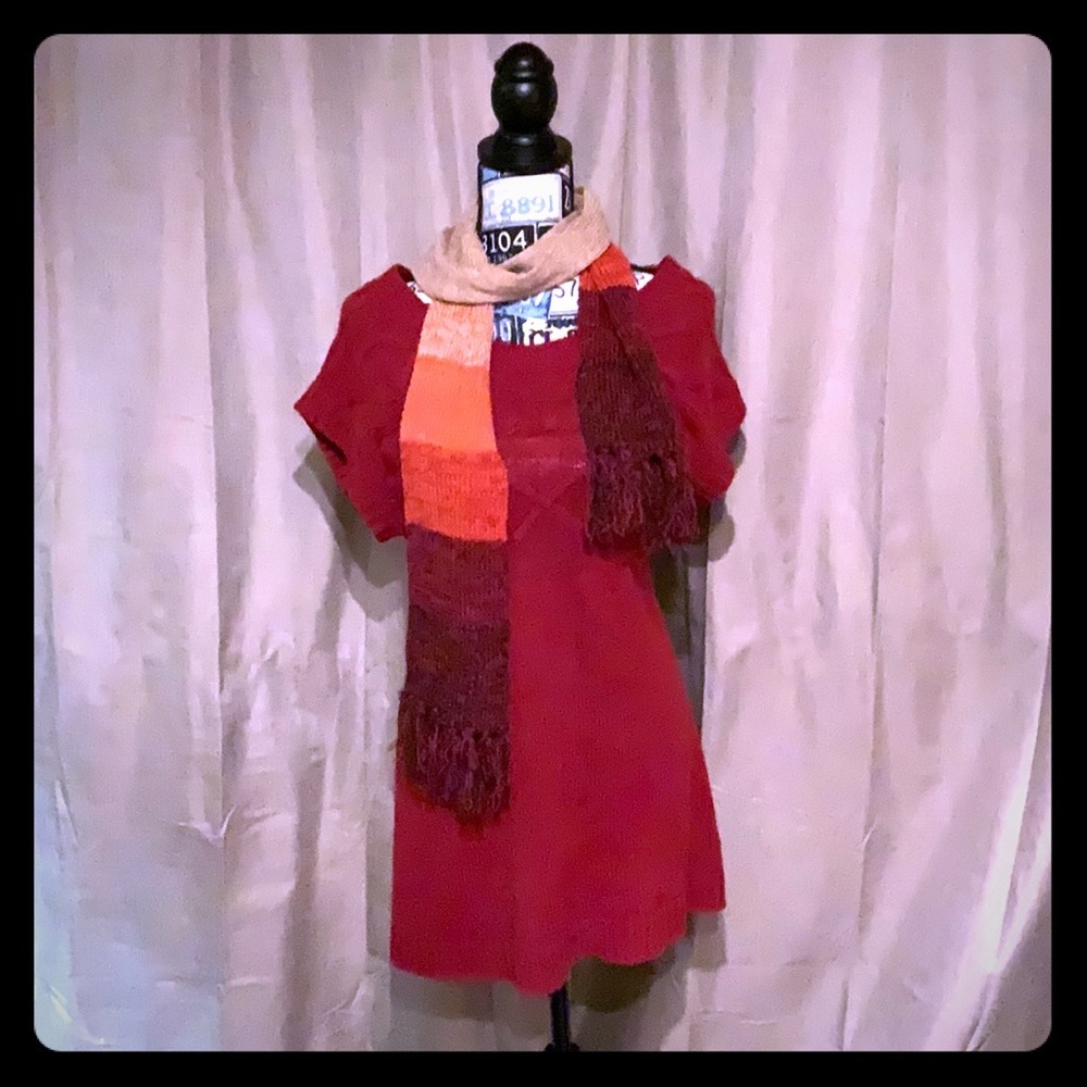 Lei maroon short sleeve sweater and scarf